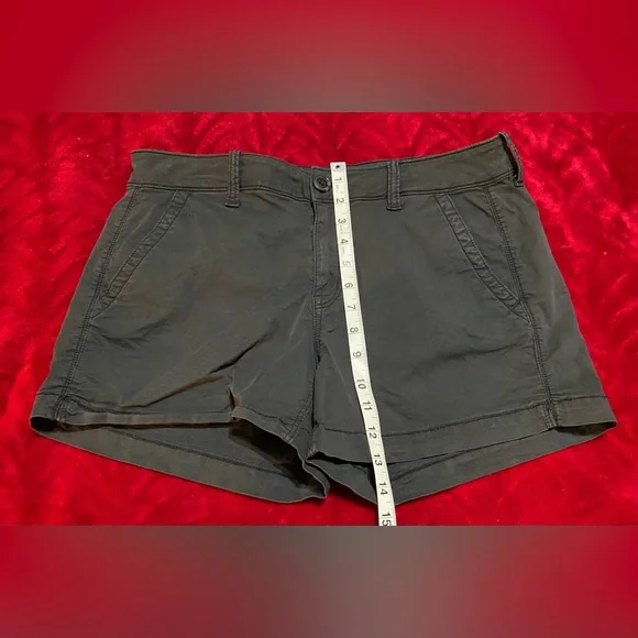 Size 10 Great Conditon Black American Eagle Midi shorts Mid waist NO FLAWS CUTE - Picture 3 of 10